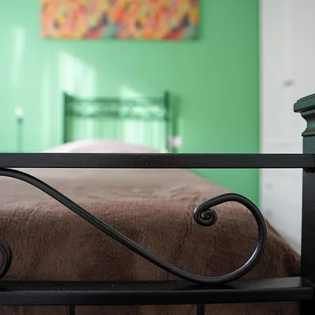 Le Dei Pico בית הארחה מירנדולה